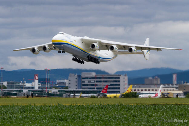 Antonov AN-225 in Basel EAP 2013