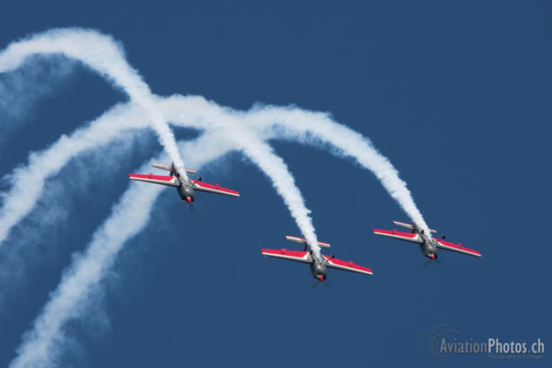 Extra EA-300L