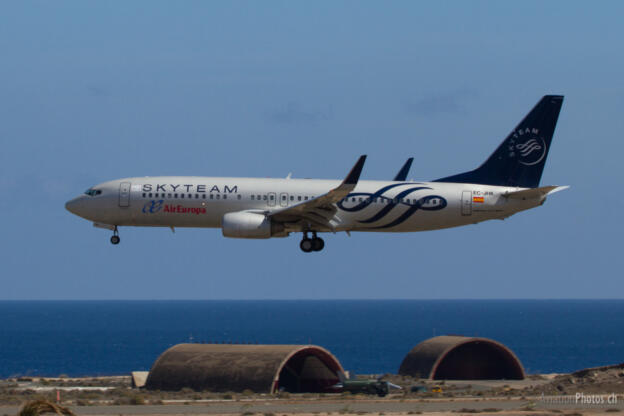 Boeing 737-85P