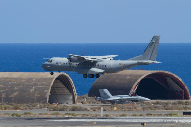 Casa CN-295