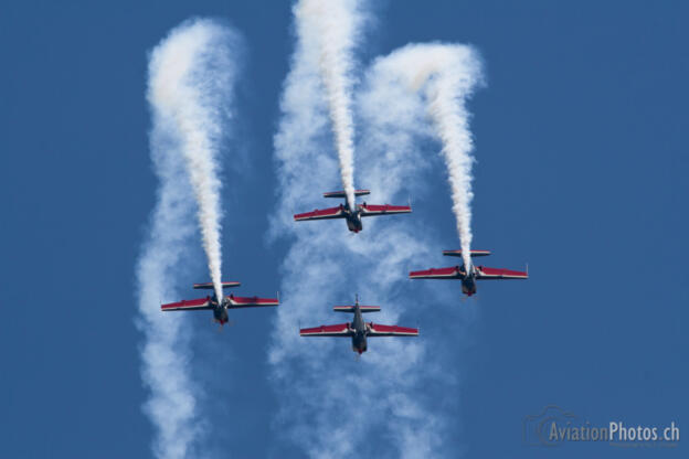 Extra EA-300L