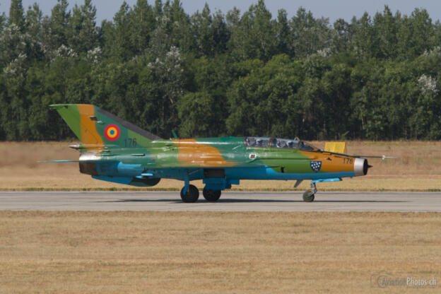 Mikoyan-Gurevich MiG-21UM Lancer B 