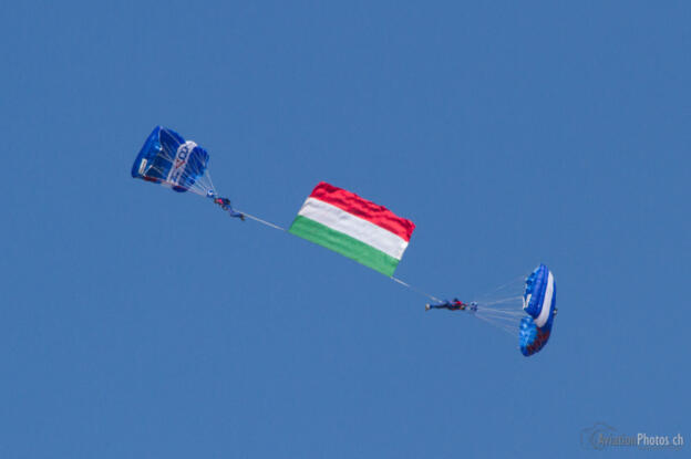 Parachute 