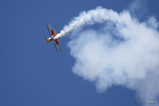 Zivko Edge 540 Red Bull Team 