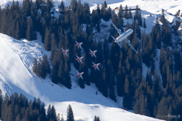  Airbus A321-212 & Northrop F-5 