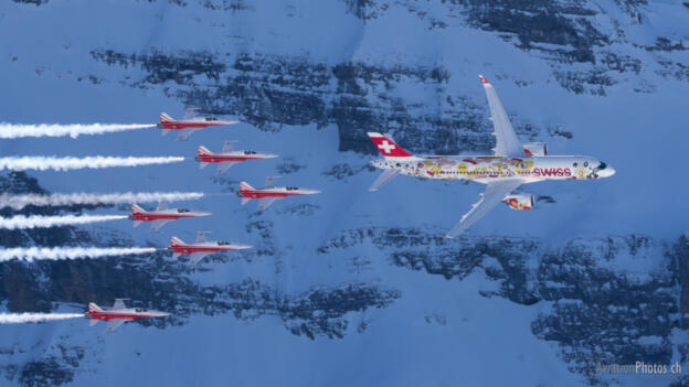 Bombardier CSeries CS300 & Northrop F-5 Tiger