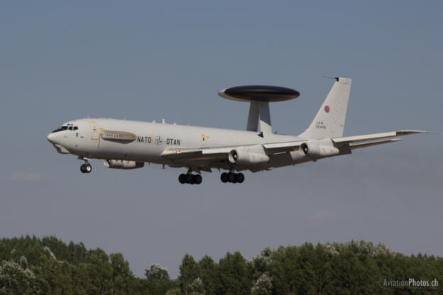 Boeing E-3A Sentry (707-300) 
